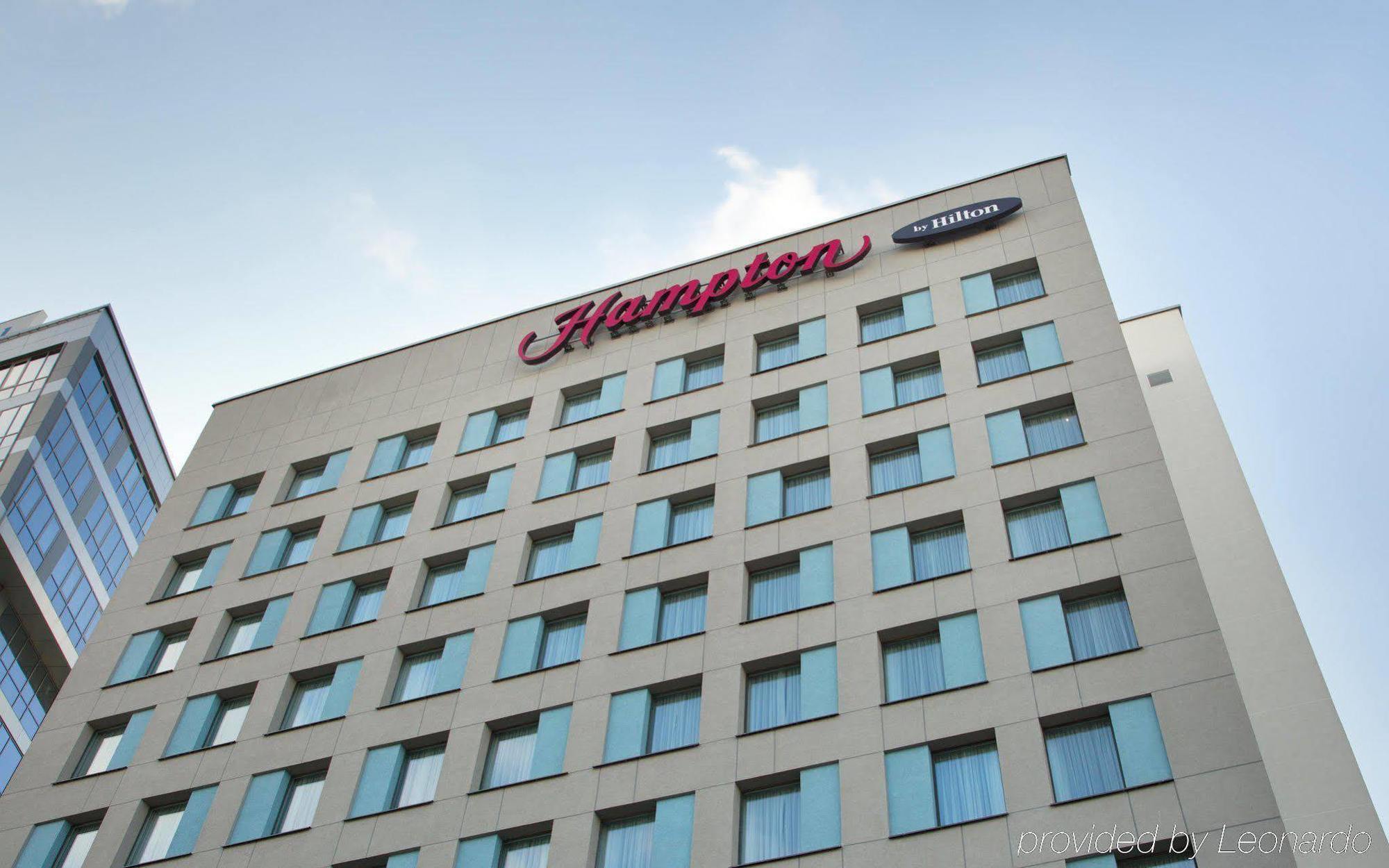Hampton By Hilton Minsk City Centre Exterior foto