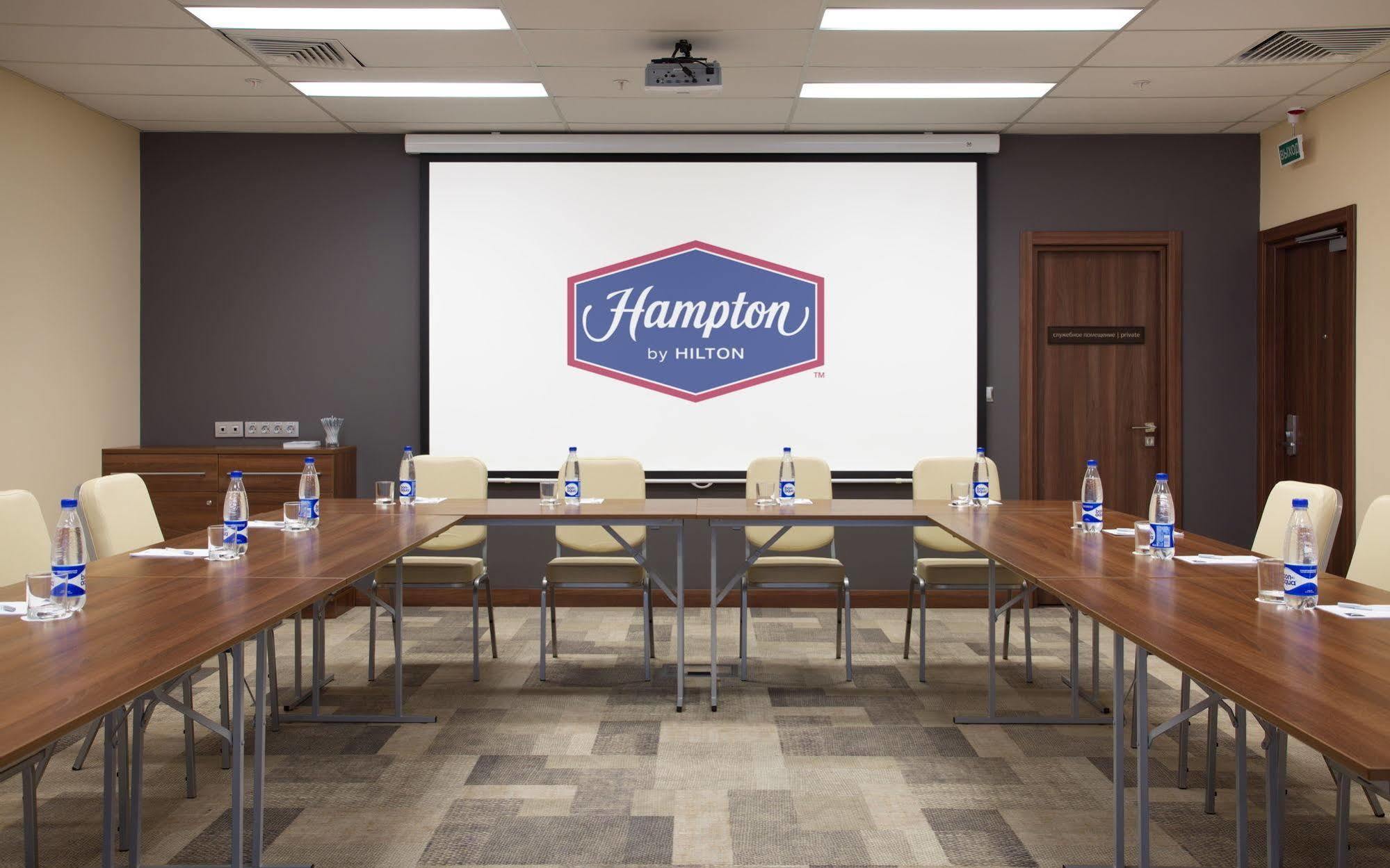 Hampton By Hilton Minsk City Centre Exterior foto