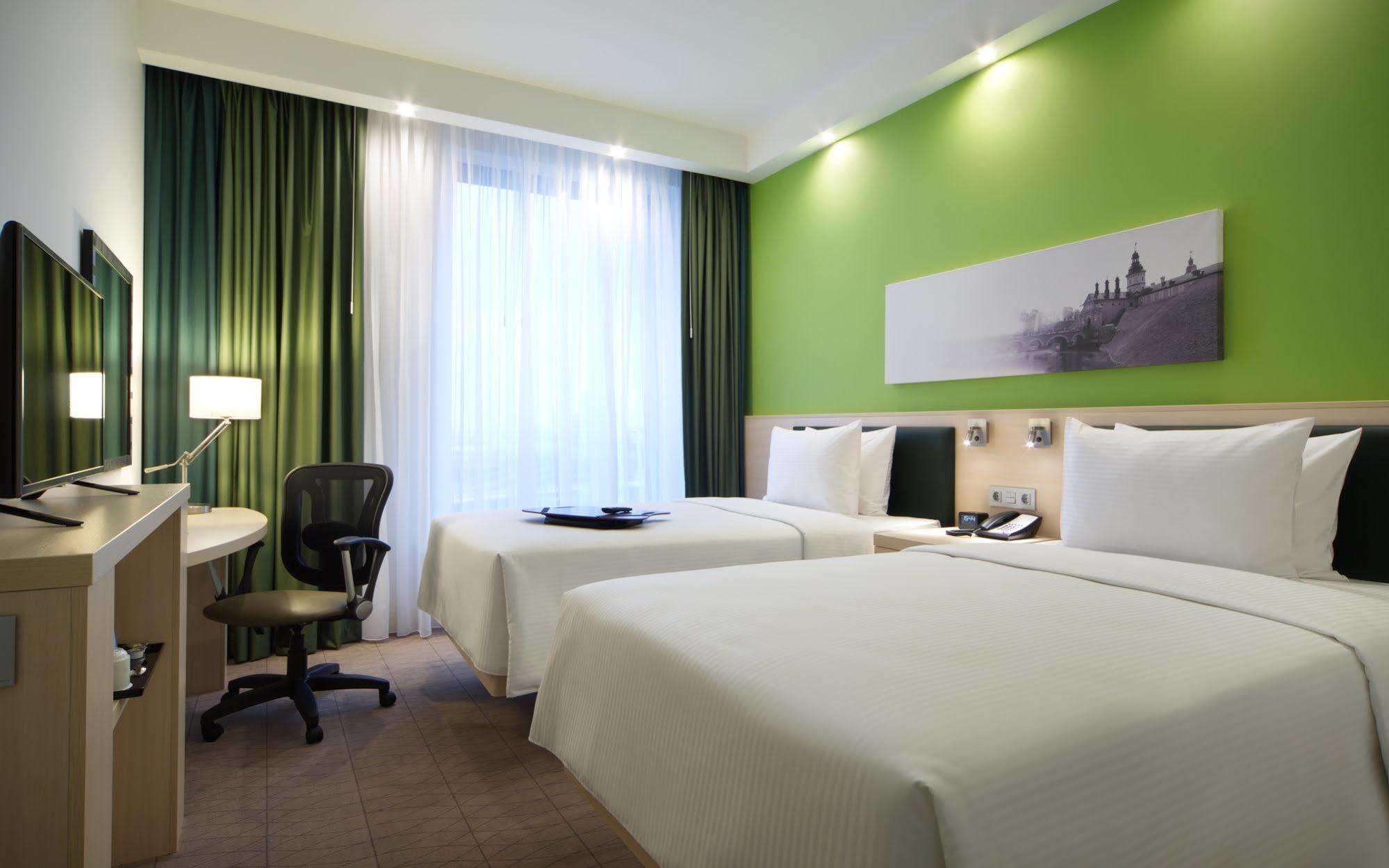 Hampton By Hilton Minsk City Centre Exterior foto