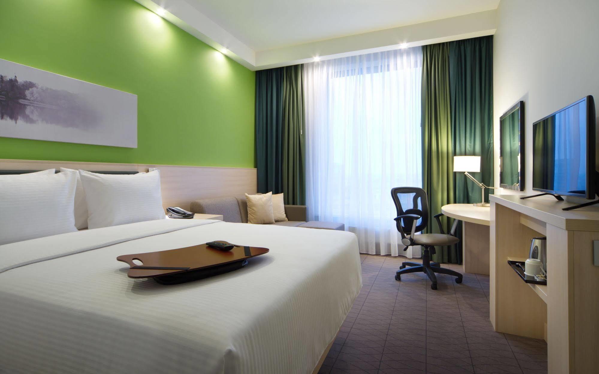 Hampton By Hilton Minsk City Centre Exterior foto